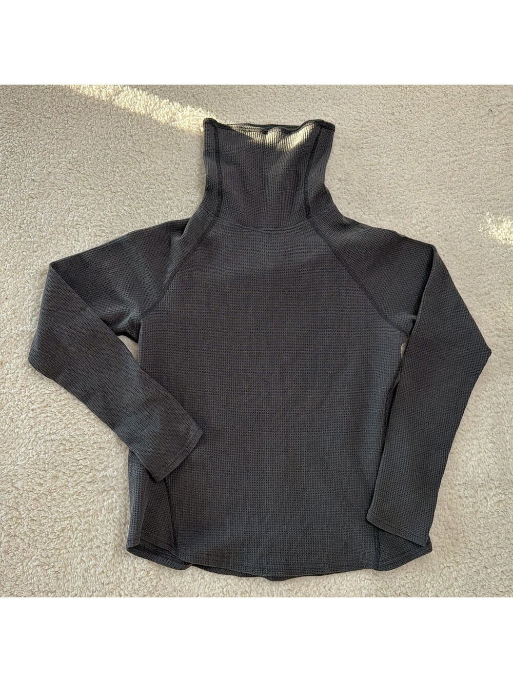 KUHL Womens M Gray Grey Waffle Knit Turtleneck Long Sleeve Thermal Top Hiking